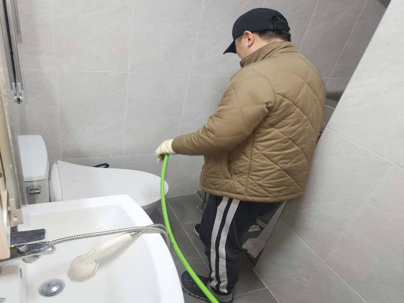영종구 변기막힘 작업사례 8